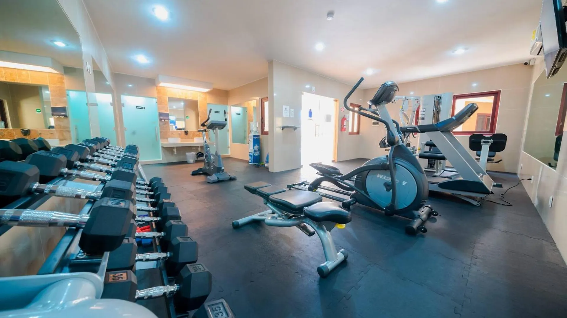 בית נופש פלאייה דל כרמן Condo Surf 408 - Beachfront Stunning Ocean View Penthouse - At El Faro Condo מקסיקו