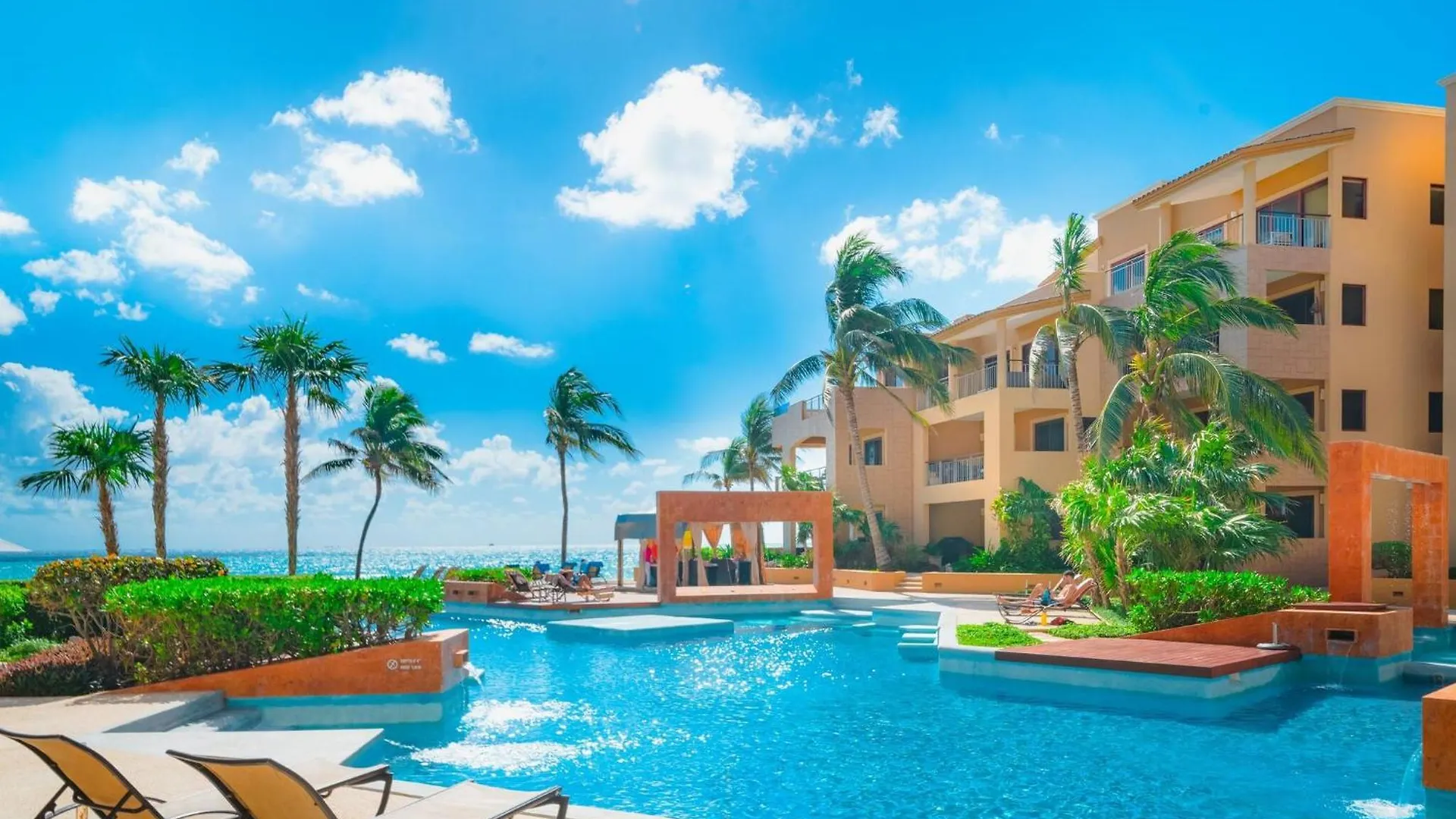 פלאייה דל כרמן Condo Surf 408 - Beachfront Stunning Ocean View Penthouse - At El Faro Condo 0*, פלאייה דל כרמן מקסיקו