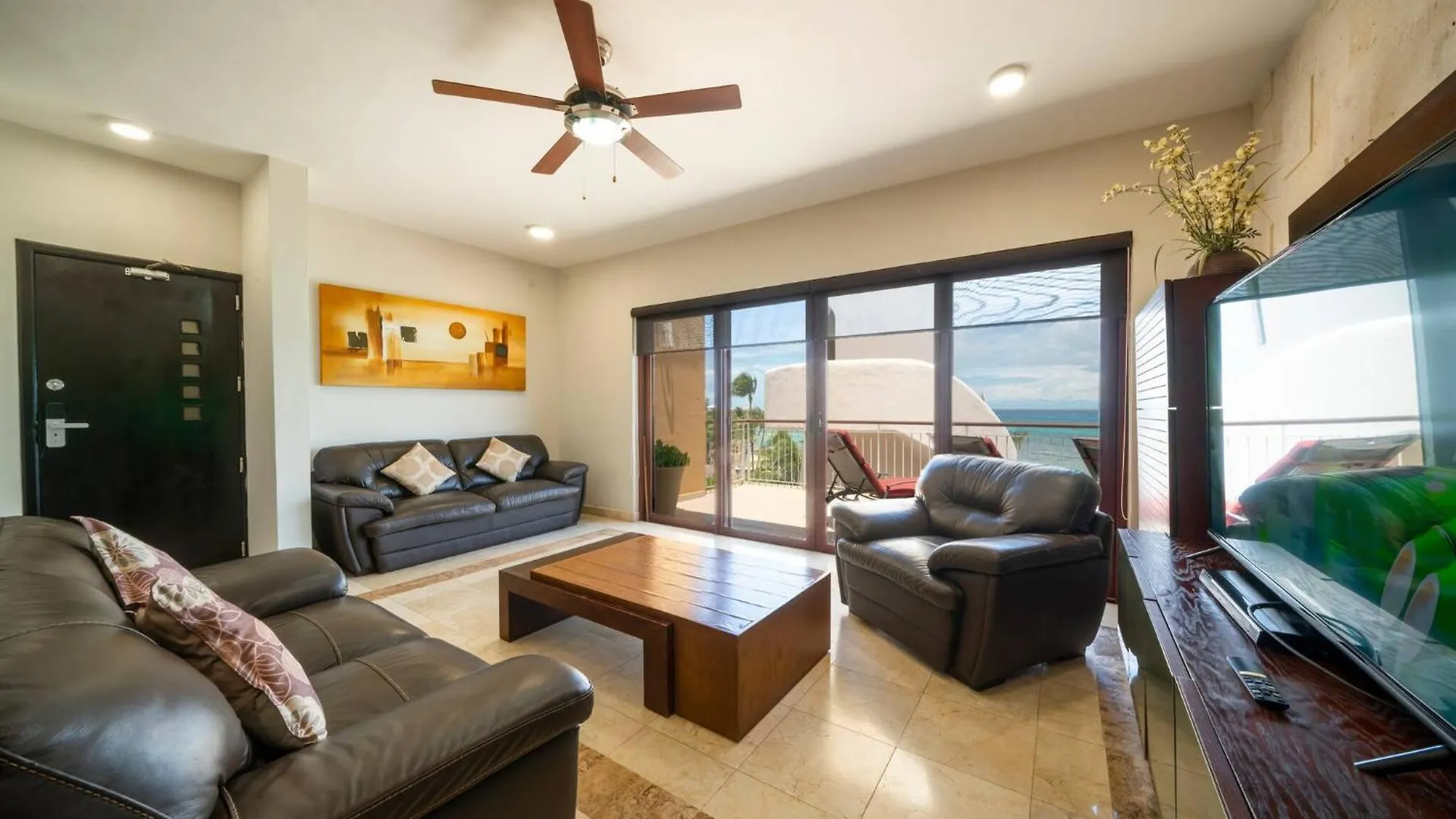 פלאייה דל כרמן Condo Surf 408 - Beachfront Stunning Ocean View Penthouse - At El Faro Condo בית נופש פלאייה דל כרמן
