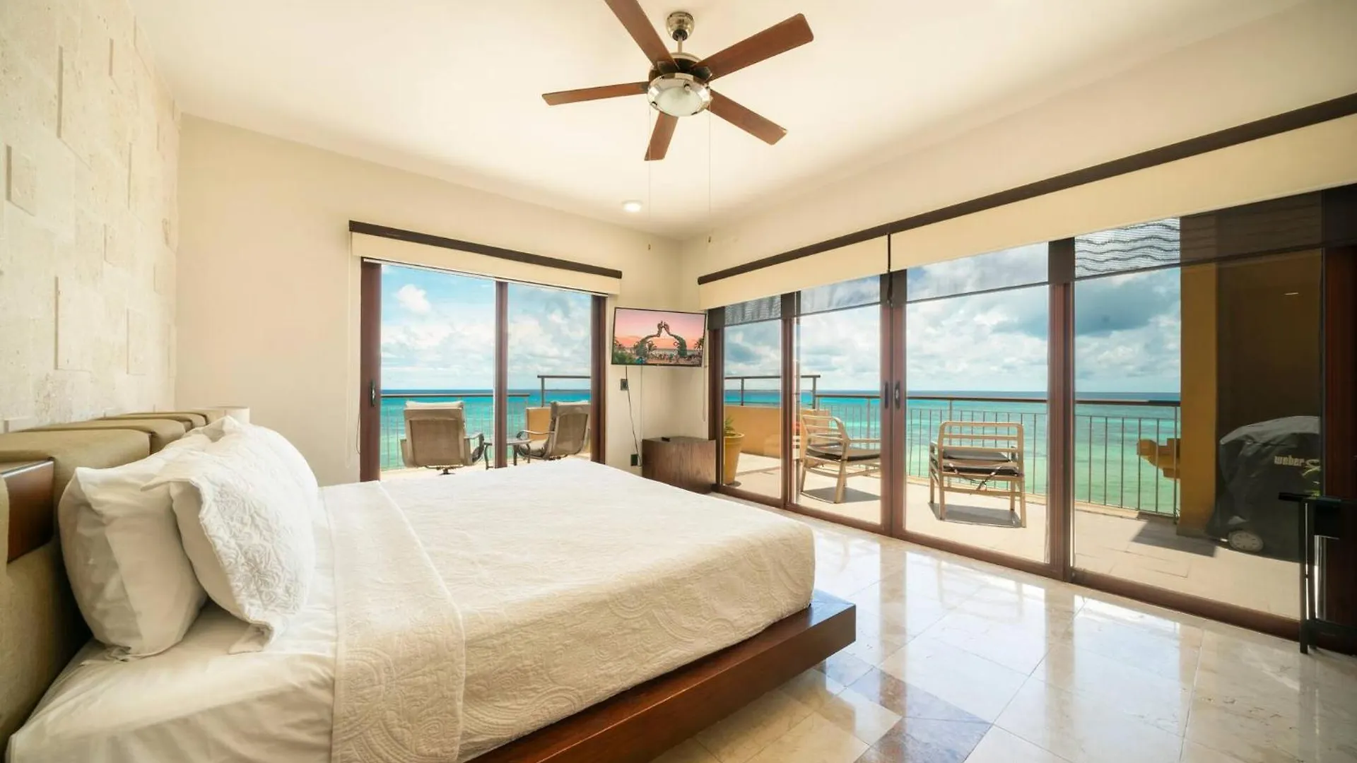 פלאייה דל כרמן Condo Surf 408 - Beachfront Stunning Ocean View Penthouse - At El Faro Condo מקסיקו